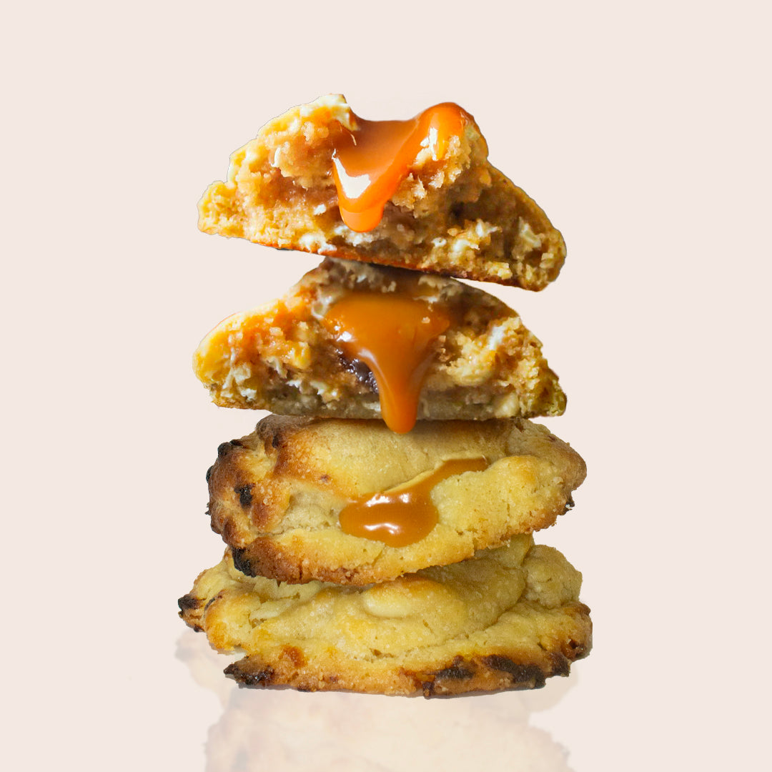Cookie artisanal au caramel cœur fondant, fait maison par Cookie Brown